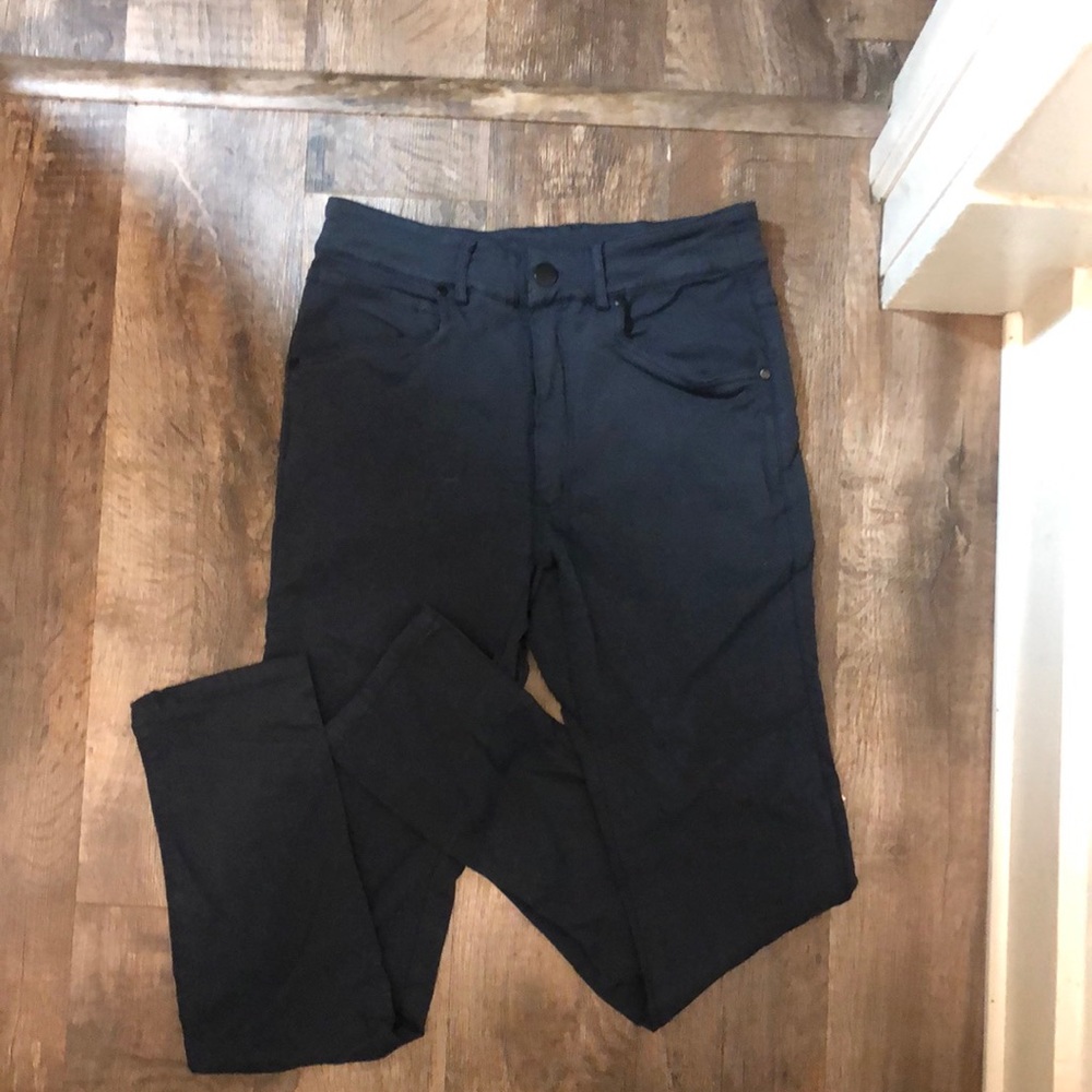Skinny fit men’s size 32 Swiss Alps pants dark navy